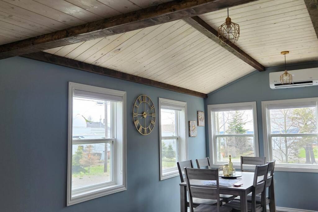Family Ties Vacation Home - Rossy House Twillingate Zewnętrze zdjęcie